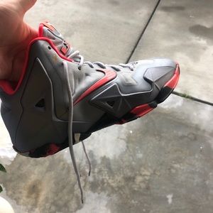 Lebron 11s silver orange size 5